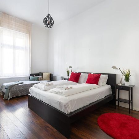 Red Dot One - New Unit In Heart Of Jewish Quarter Lejlighed Budapest Eksteriør billede